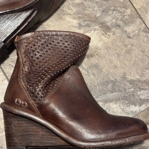 Bed Stu Ducchess Perforated Brown Ankle Boots Sz 8.5 - Picture 3 of 9